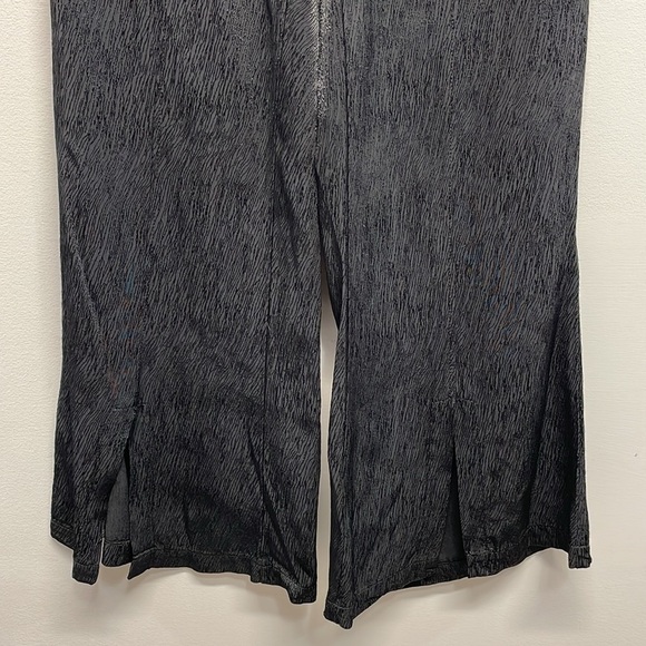 NWT Stateside Black Satin Jacquard Front Slit Trousers with Pockets S - Picture 4 of 16